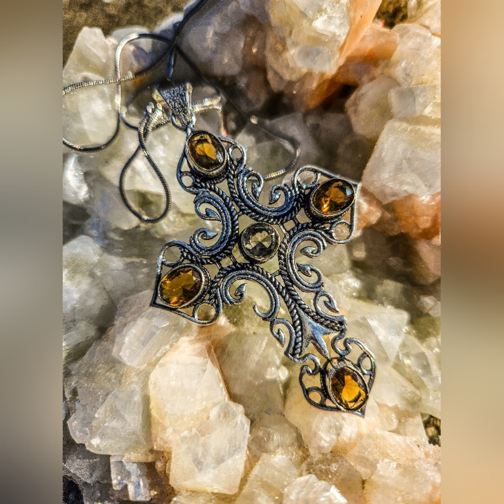 NWT SMOKEY QUARTZ CROSS PENDANT